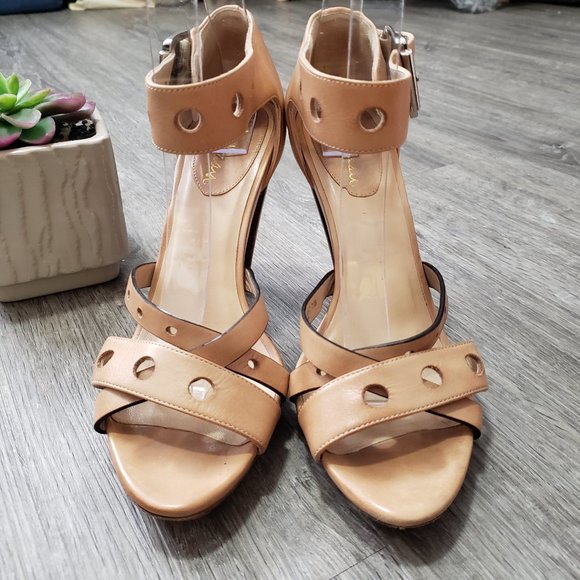 Cole Haan * Beige Perforated Ankle Strap Heels 7.5 - Picture 6 of 12
